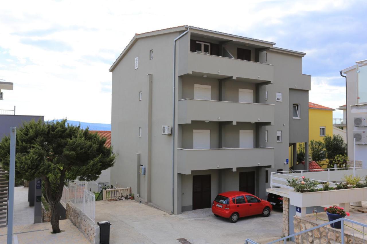 Apartments By The Sea Nemira, Omis - 17039 Tice Eksteriør billede